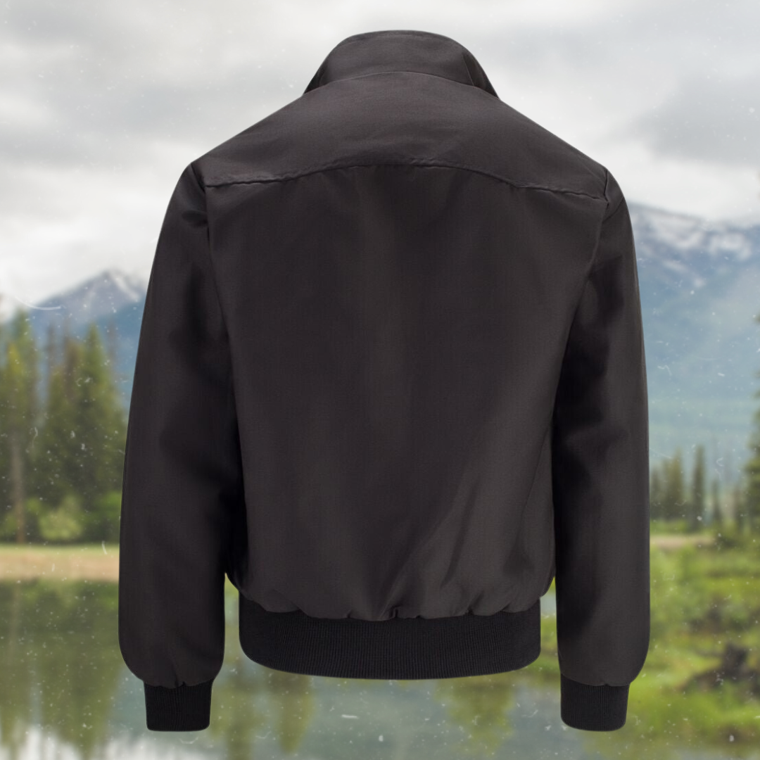 Helhetsbild av den eleganta harrington-jackan anpassad för säsongens övergång
