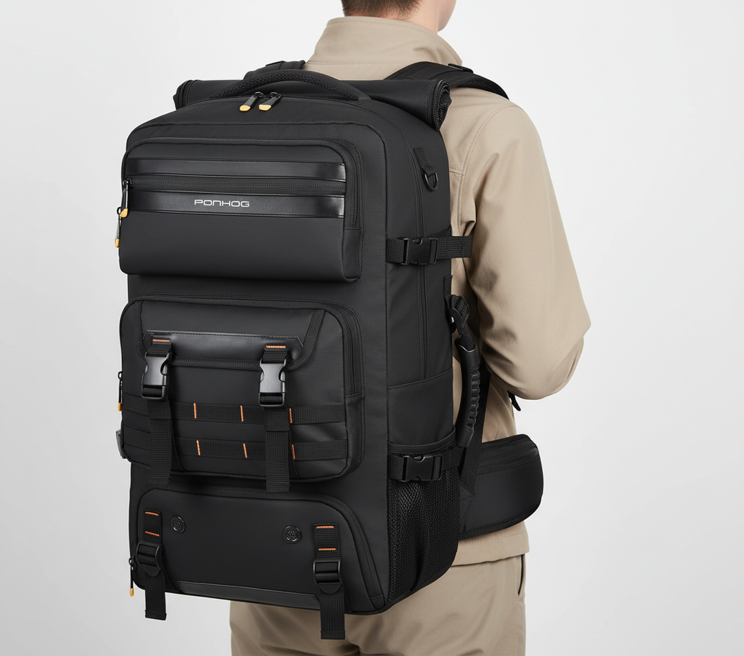 Multifunktionell reseväska 50L med fack för laptop, USB-laddningsport och smart organisering.