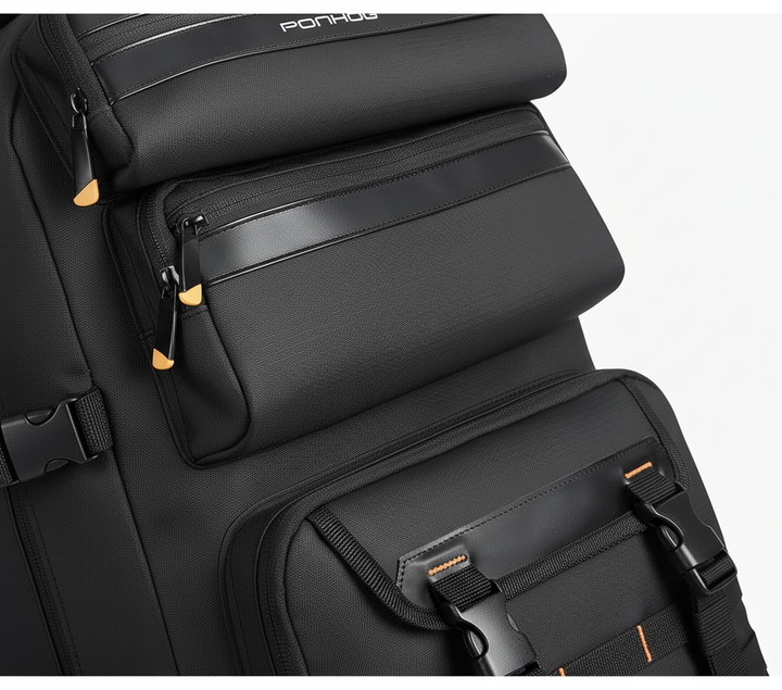 Mångsidig svart ryggsäck 50L för resor, med inbyggd USB-laddning och ergonomisk bärkomfort.