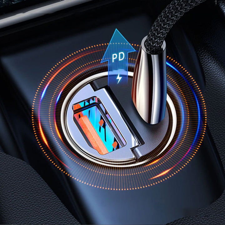"Svart billaddare 30W i zinklegering, kompakt design med dubbel USB-port, idealisk för snabb laddning i bilen."