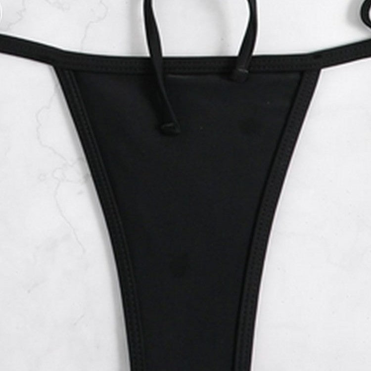 Svart triangelbikini med flätade detaljer för dam. Justerbar passform, bekväm för strand och sommar.