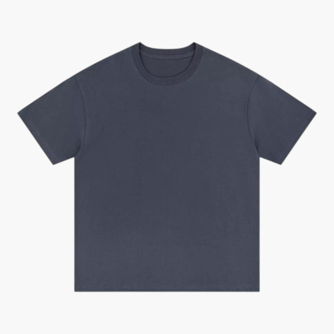Svart herr t-shirt med rund hals och kort ärm. Bekväm passform, perfekt för vardagsstil och sommar. Mångsidig.