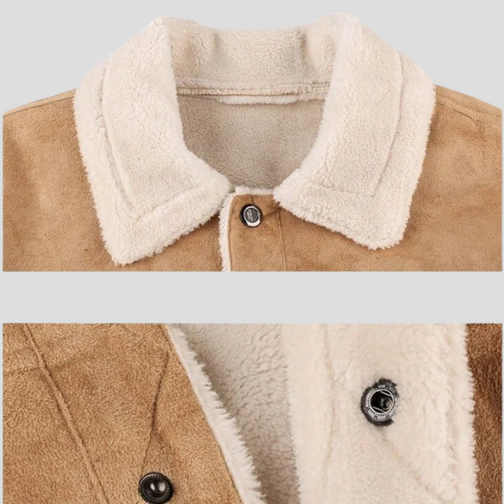 Stilren herrbikerjacka, modell Hugo, i beige färg. Ett trendigt ytterplagg för herrkläder.