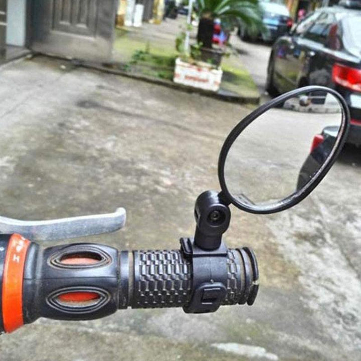 "Svart justerbar cykel backspegel med 360° rotation, elegant design och lätt installation för säker cykling."