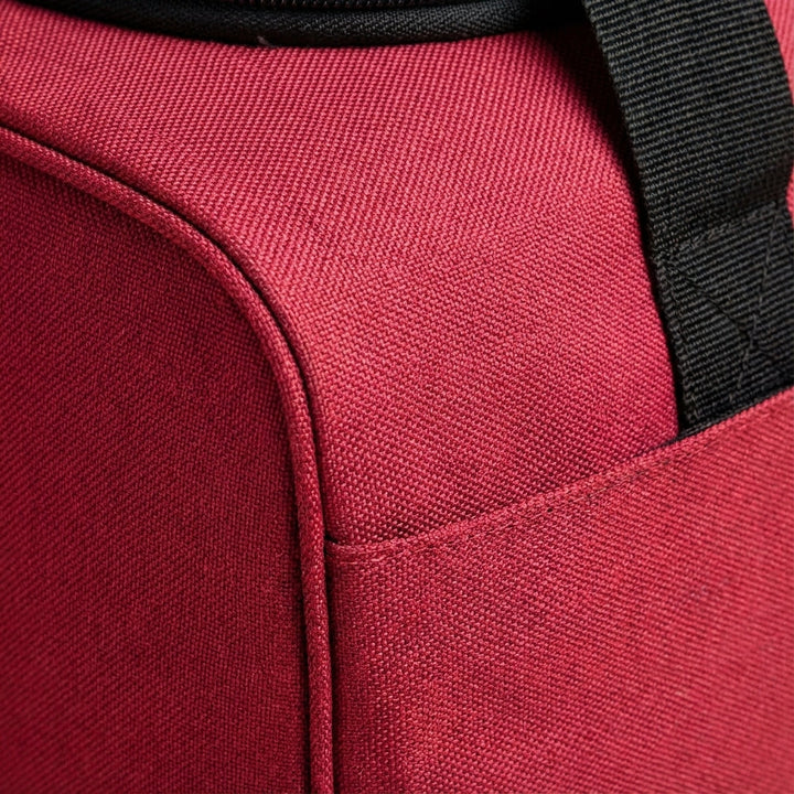 Airlite duffelväska/handbagage med praktisk axelrem och bärhandtag. Perfekt som kompakt resväska.