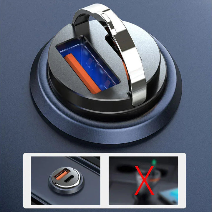 "Svart och silver, multikompatibel snabbladdande billaddare med USB och Typ-C portar för bilen, kompakt och säker."