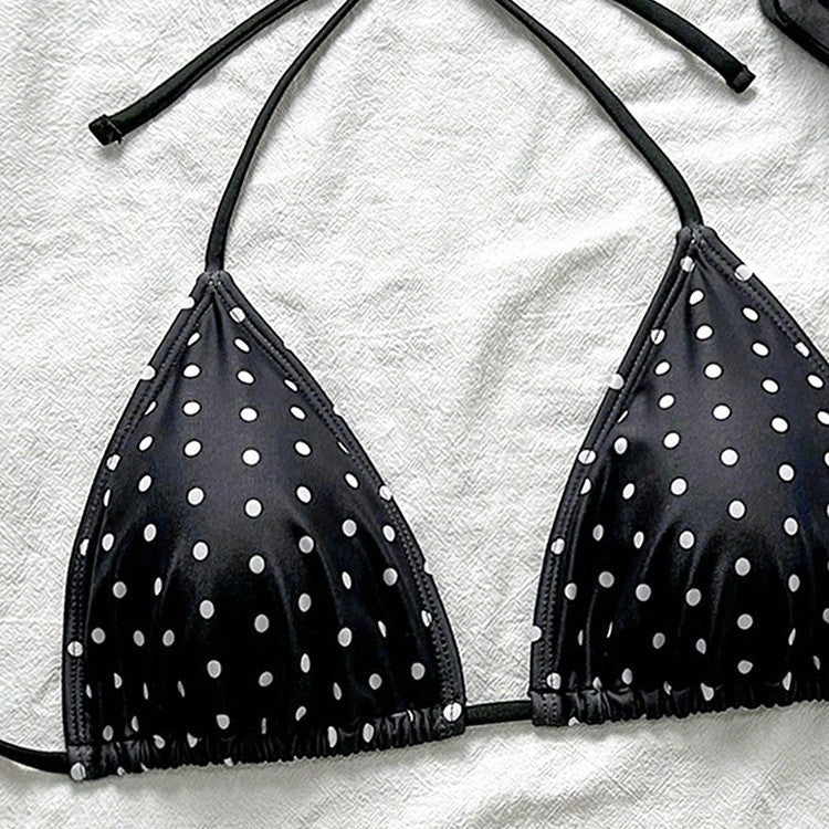 Svart prickig triangel bikiniöverdel för dam med justerbara band. Trendigt strandmode för sommar.