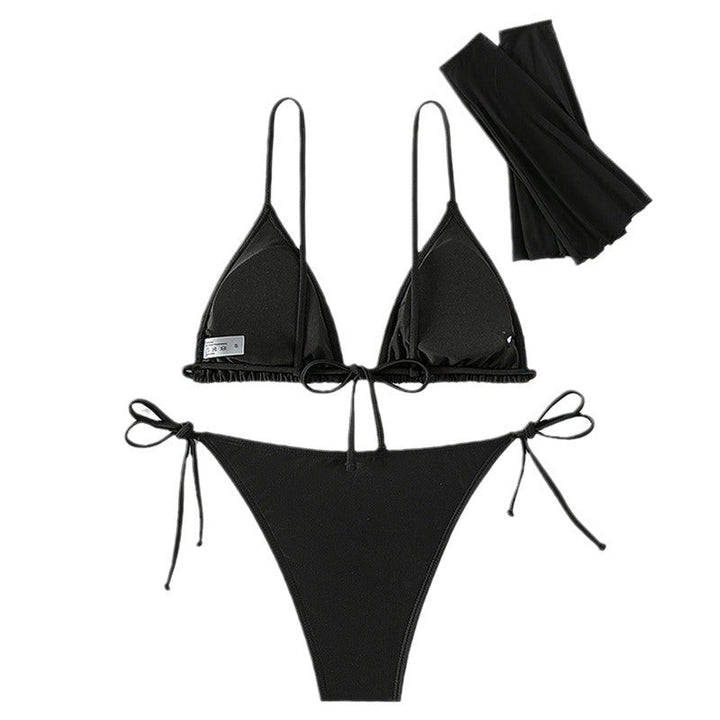 Komplett svart dam bikini-set med triangeltopp, blommiga detaljer och genomskinliga ärmar, idealiskt för strandmode.