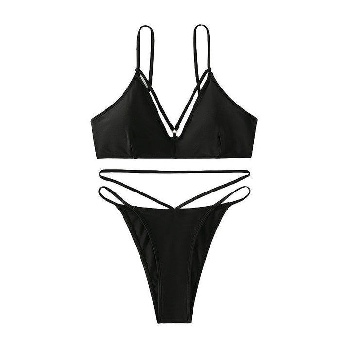 Svart dam triangelbikini med chic design och justerbara axelband för en personlig stil.