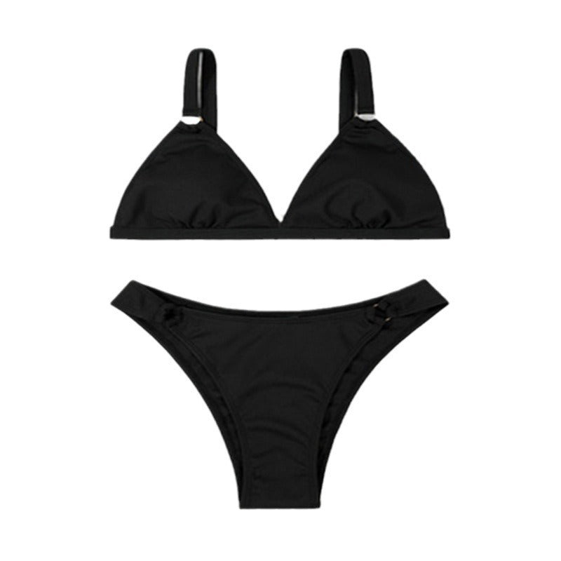 Trendig svart triangelbikini för dam. Set med justerbara axelband och unik ringdetalj, perfekta badkläder.