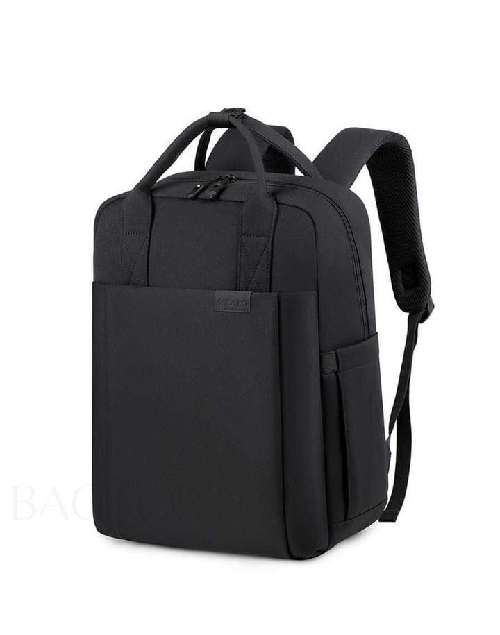 Svart unisex laptopryggsäck, vattentät med stötskydd, perfekt för pendling och arbete.