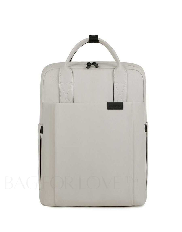 Beige laptopryggsäck, unisex, med stötskydd och gott om plats, idealisk för dagligt bruk.