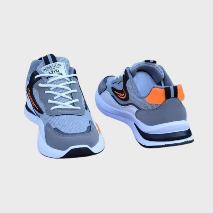Lätta, stiliga herr-sneakers i svart för vardag och fritid. Mångsidiga sportskor med hög komfort.