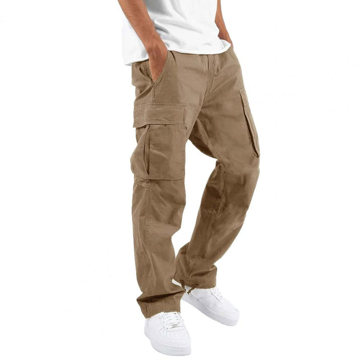 Kaki flexibla herrcargobyxor. Stretchiga och funktionella herrbyxor för vardag, arbete och fritid. Bekväma.