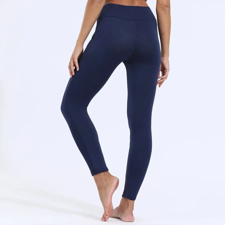 Dam i bekväma fodrade leggings med hög midja, visar maximal komfort & värme. Perfekta basplagg för vintern.