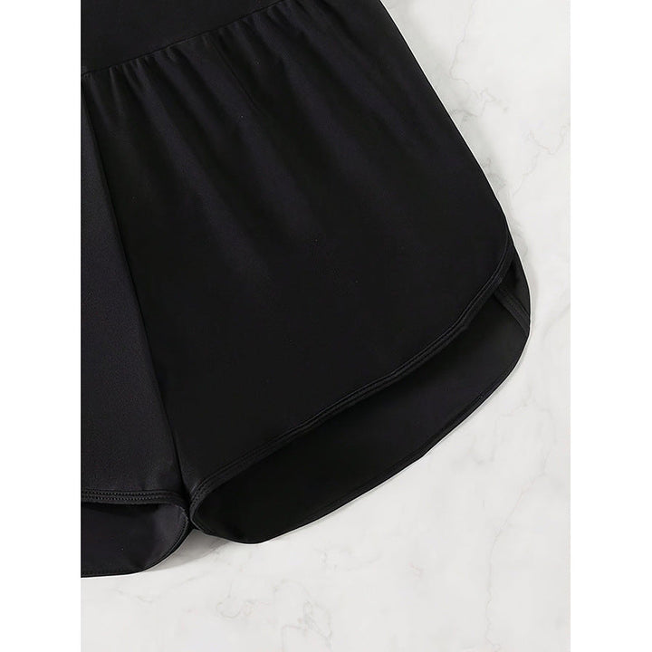 Damshorts svarta, sportiga med hög midja och lös passform. Bekväma shorts för sommar och fritidsbruk.