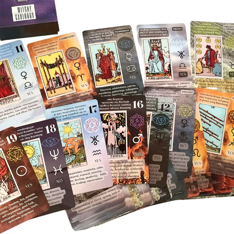 "Tarotkort för nybörjare med klara bilder, perfekt för mystikutforskning. Rider Waite-inspirerat med guidebok."