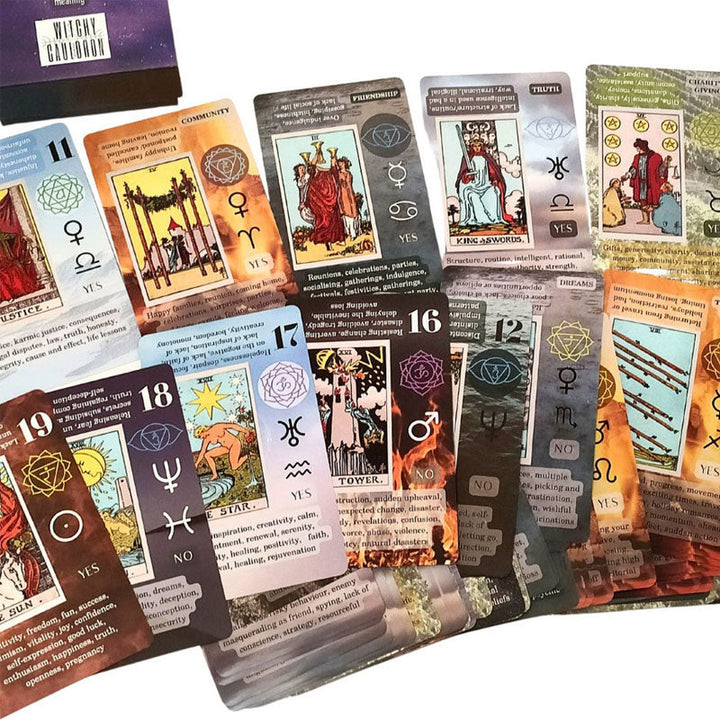 "Tarotkort för nybörjare med klara bilder, perfekt för mystikutforskning. Rider Waite-inspirerat med guidebok."