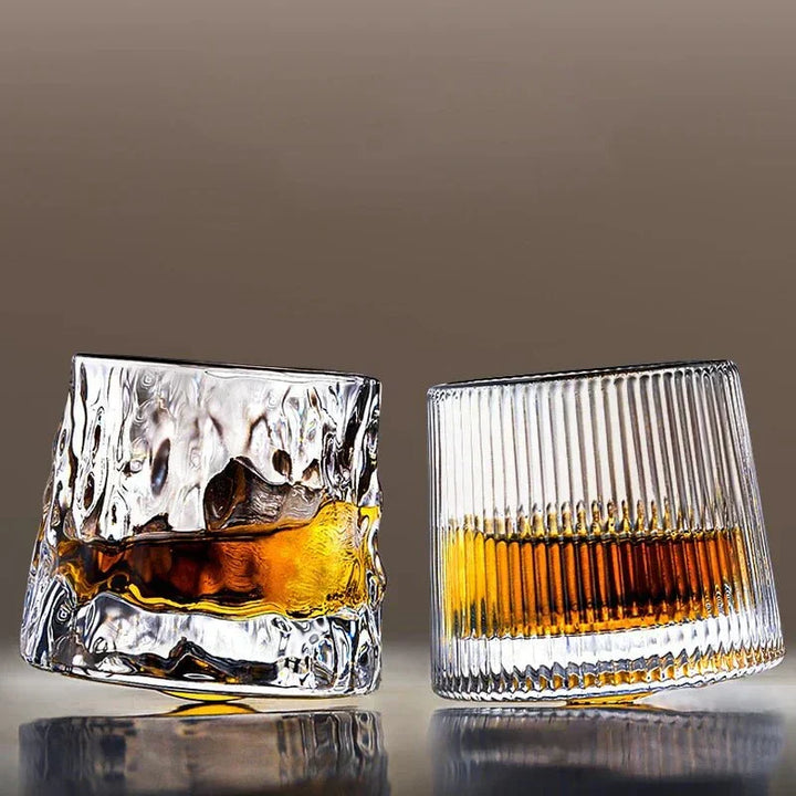 Roterande whiskyglas 160 ml i texturerad design för barutrustning