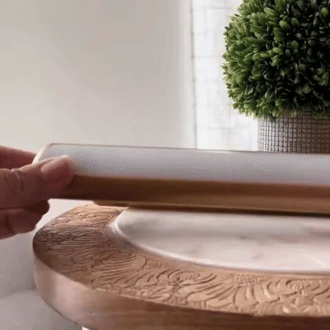 Elegant heminredning med minimalistisk trådlös väggbelysning för tavelbelysning