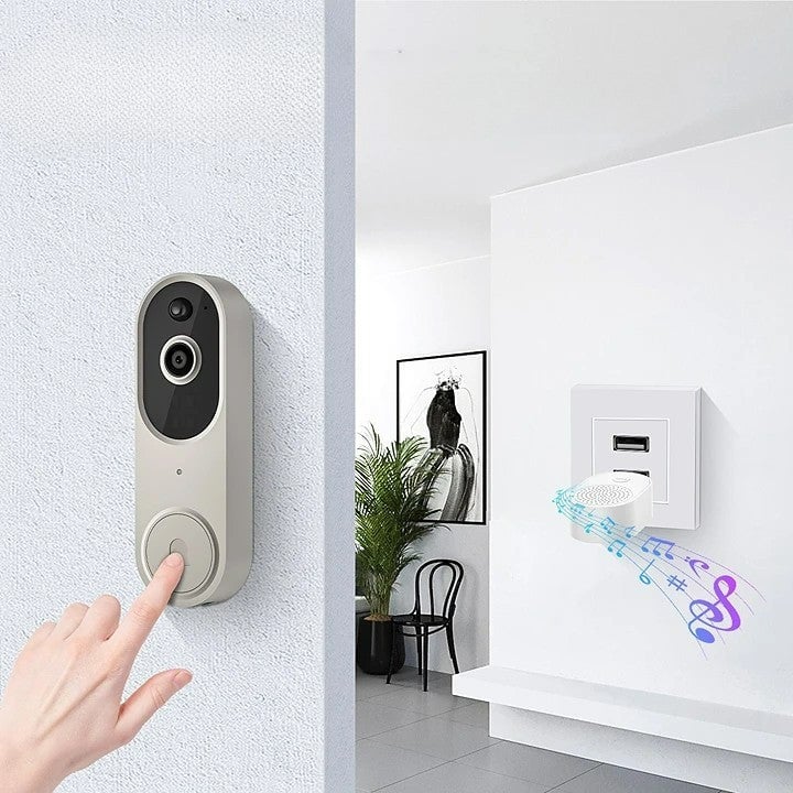 "Trådlös utomhuskamera med HD nattseende, AI detektion, visad med mörk väderbeständig design, perfekt för säkerhet utomhus."