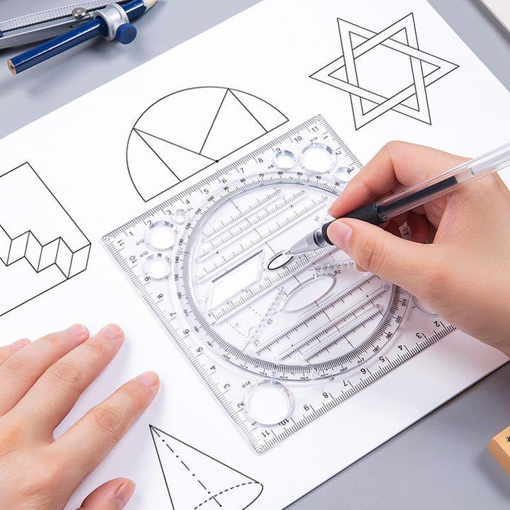 "Transparent cirkelritningslinjal i plast för konstnärer, designers och studenter, med tydlig skala och mångsidig design."