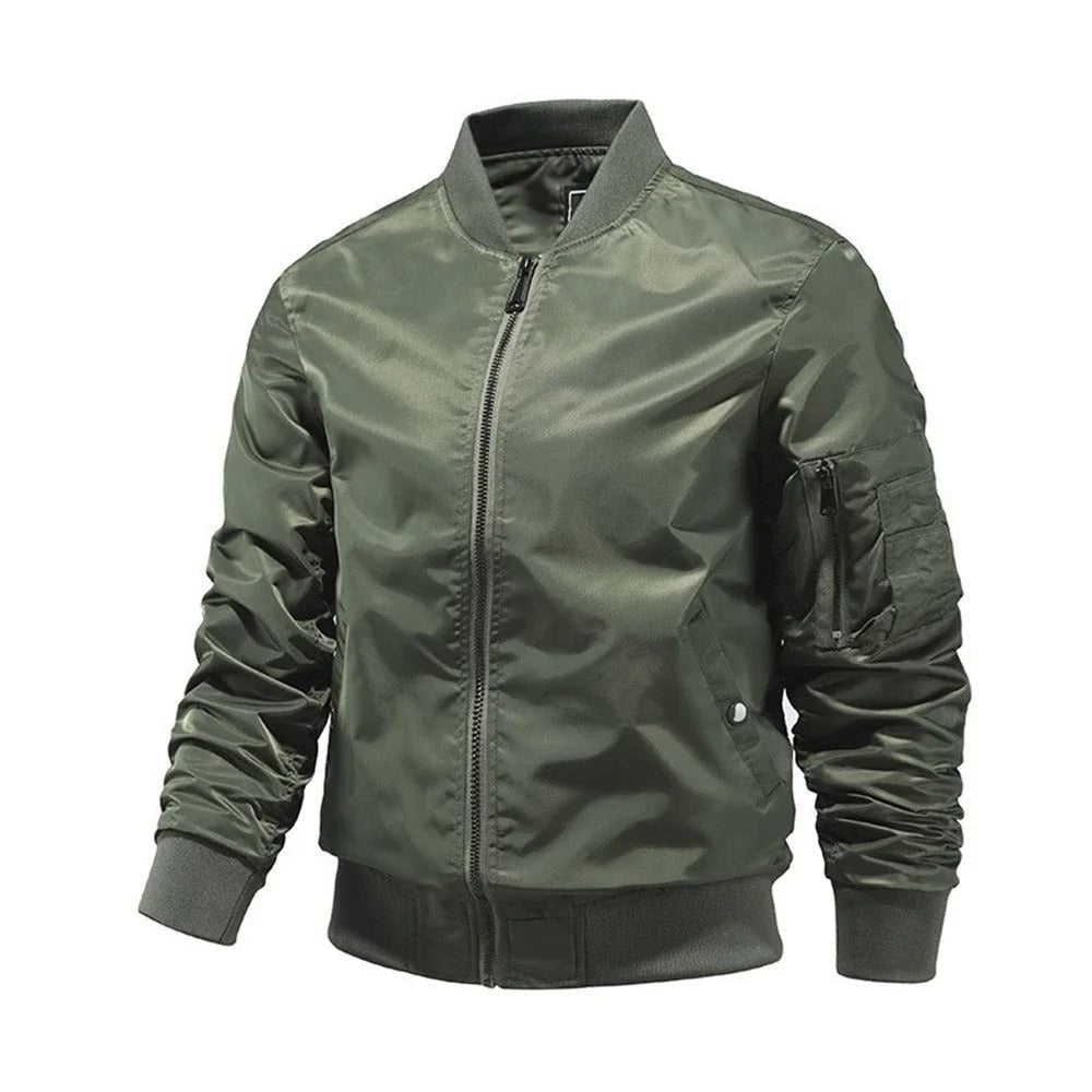 Stilren herr bomberjacka Hector i modern design, ett måste för höstmode.