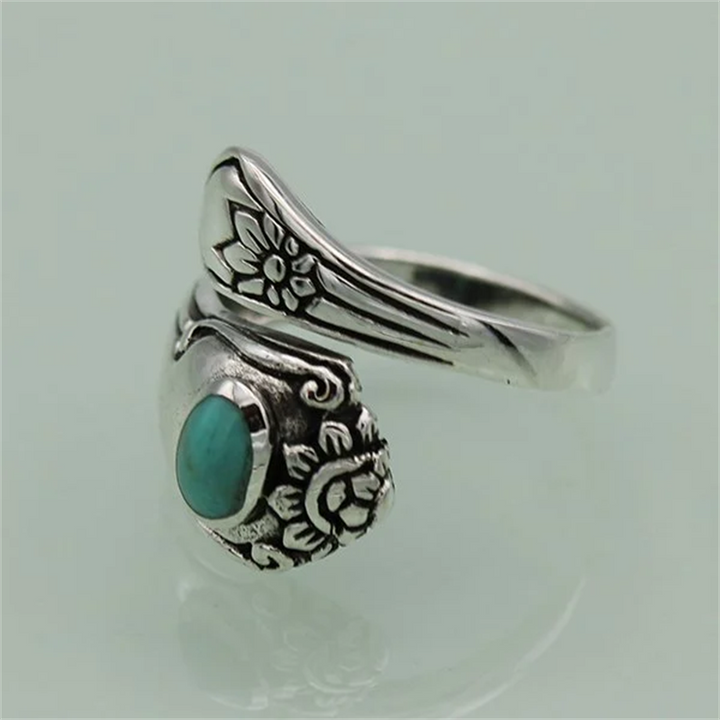 "Turkos justerbar vintage ring för kvinnor med detaljrik koppar och turkossten, elegant accessoar som utstrålar historisk cha
