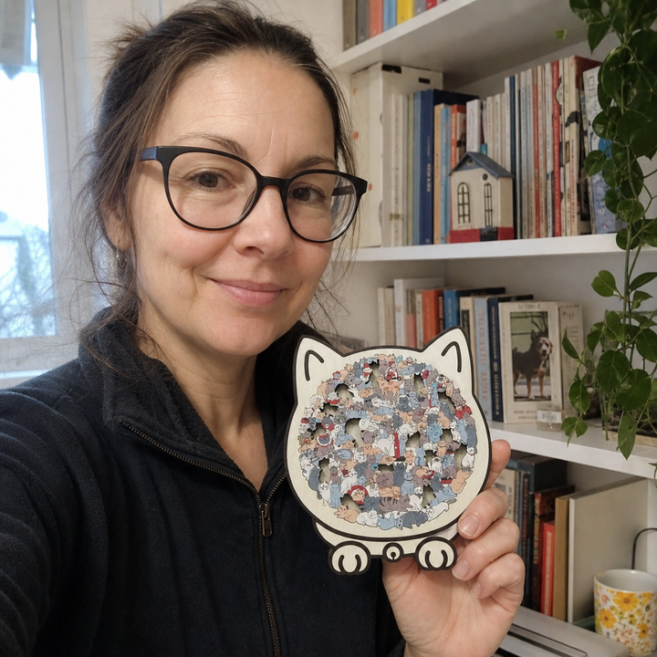 Färdigt träpussel med katt i fin förpackning