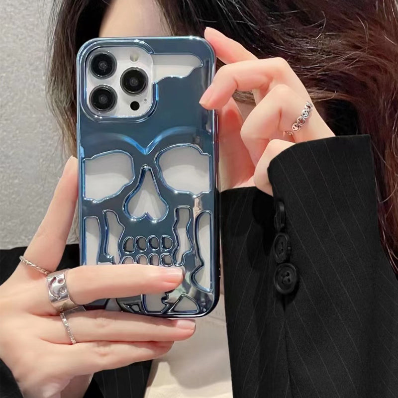 "Unikt dödskalleskal för iPhone med elegant plätering, erbjuder stilfullt skydd och trendig telefontillbehörsdesign."