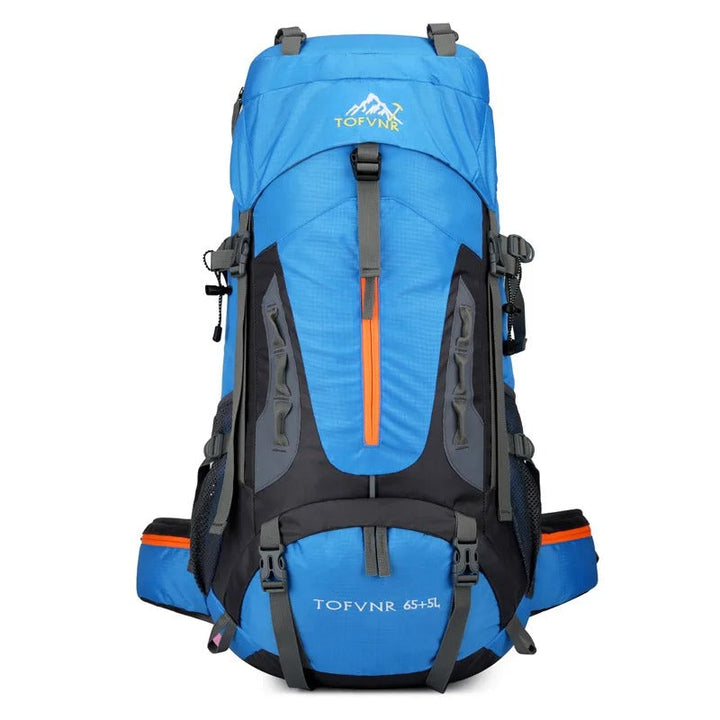 Vattentät 45L outdoor ryggsäck för äventyr. Slitstark unisex design för vandring och camping. Organiserad packning.