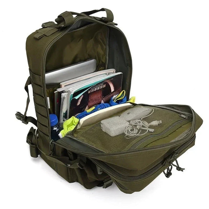 Taktisk 50L äventyrsryggsäck med smarta fack. Vattentålig design för organiserad vandring och camping.