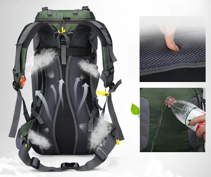 Rymlig 60L vattentät ryggsäck med flera fack för organiserad packning under alla äventyr.