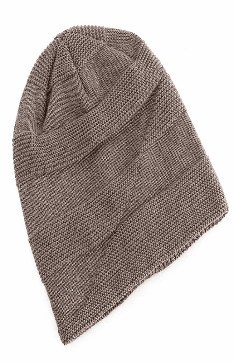 Trendig unisex stickad mössa, slouchy design för en bekväm och varm höst/vinterlook.