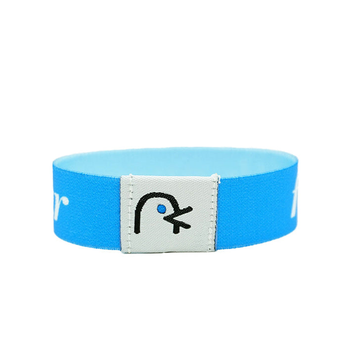 "Unisex bibelarmband med NFC-funktion, justerbart polyesterband, flerfärgat. Stilfullt och meningsfullt accessoarval."
