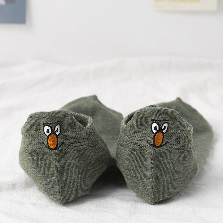 "Unisex broderade crew strumpor, japansk stil med smiley-mönster, mångsidig och elegant design, för alla årstider."