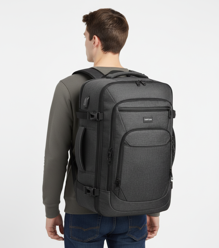 Modern expanderbar reseryggsäck för unisex. Perfekt som handbagage & laptopväska för smidig resa.