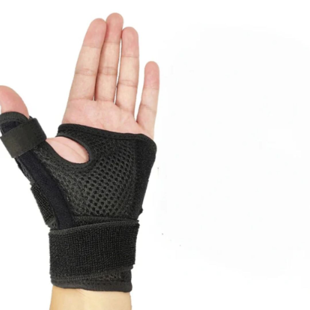 Ergonomiskt handledsstöd med tumband, idealiskt för sportskador, ger stabiliserande smärtlindring.