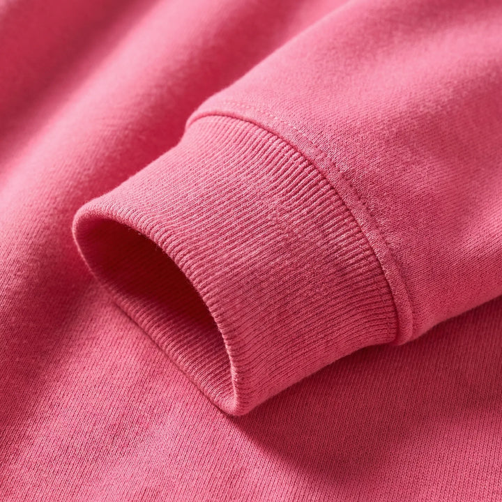 Trendig unisex pullover hoodie med unikt tryck. Perfekt för en inspirerande streetwear-look.