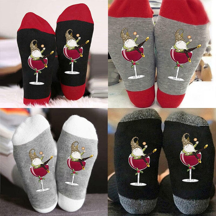 "Unisex julstrumpor med vinglasmönster i livliga färger, perfekt för festliga tillfällen. Bekväma och stretchiga."