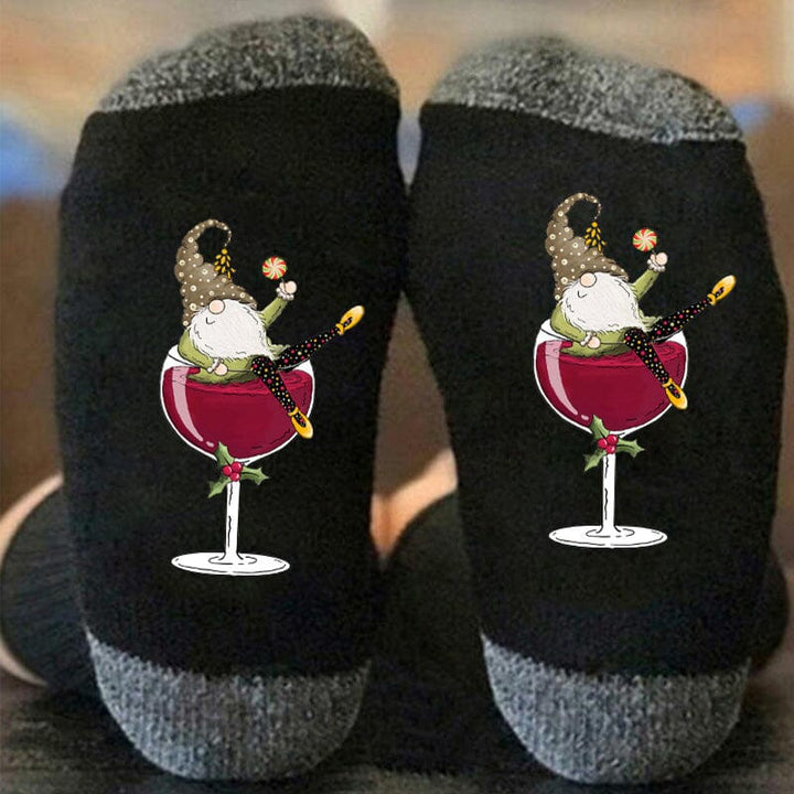 "Unisex julstrumpor med vinglasmönster i livliga färger, perfekt för festliga tillfällen. Bekväma och stretchiga."