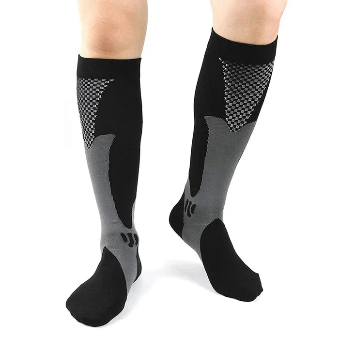 Fuktavvisande unisex stödstrumpor 3-pack. Perfekt för löpning, cykling & vandring. Ökar benkomforten.