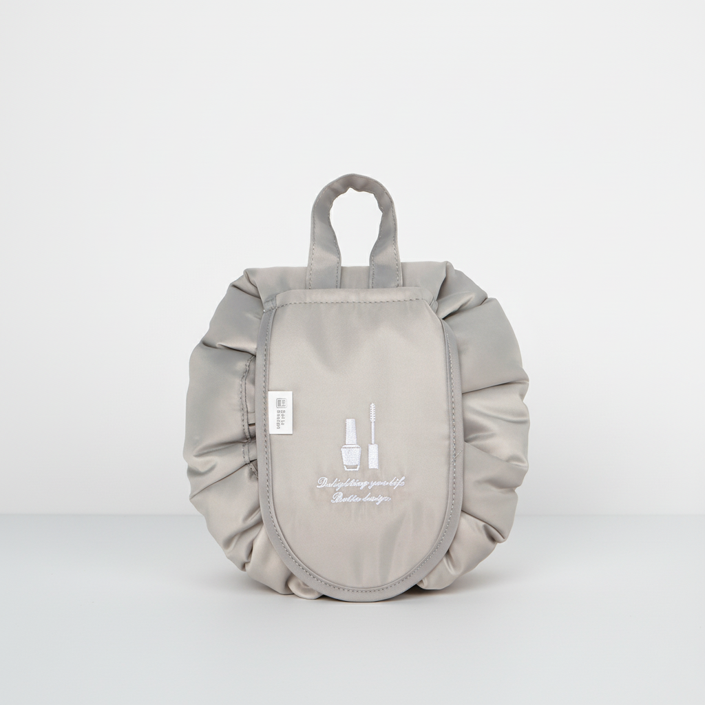 Mångsidig GlamPouch organiserare för kosmetik, perfekt för hemma och på resande fot.