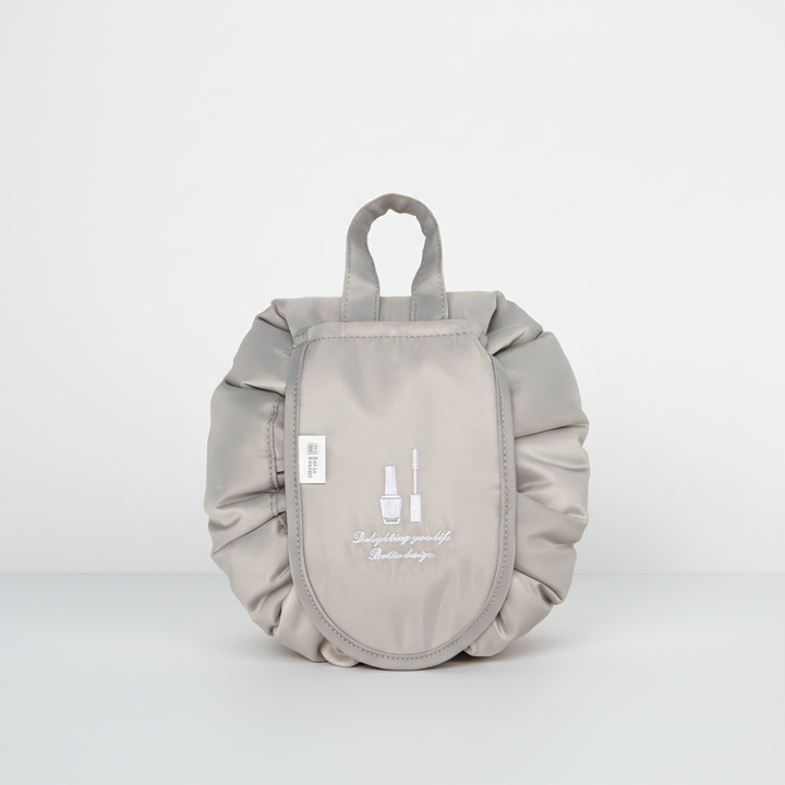 Mångsidig GlamPouch organiserare för kosmetik, perfekt för hemma och på resande fot.