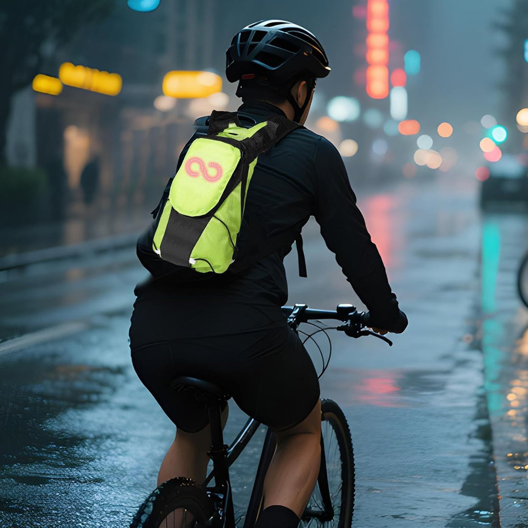 Robust LED-motorcykelryggsäck med vattentäta egenskaper, ökar säkerheten avsevärt under färd.