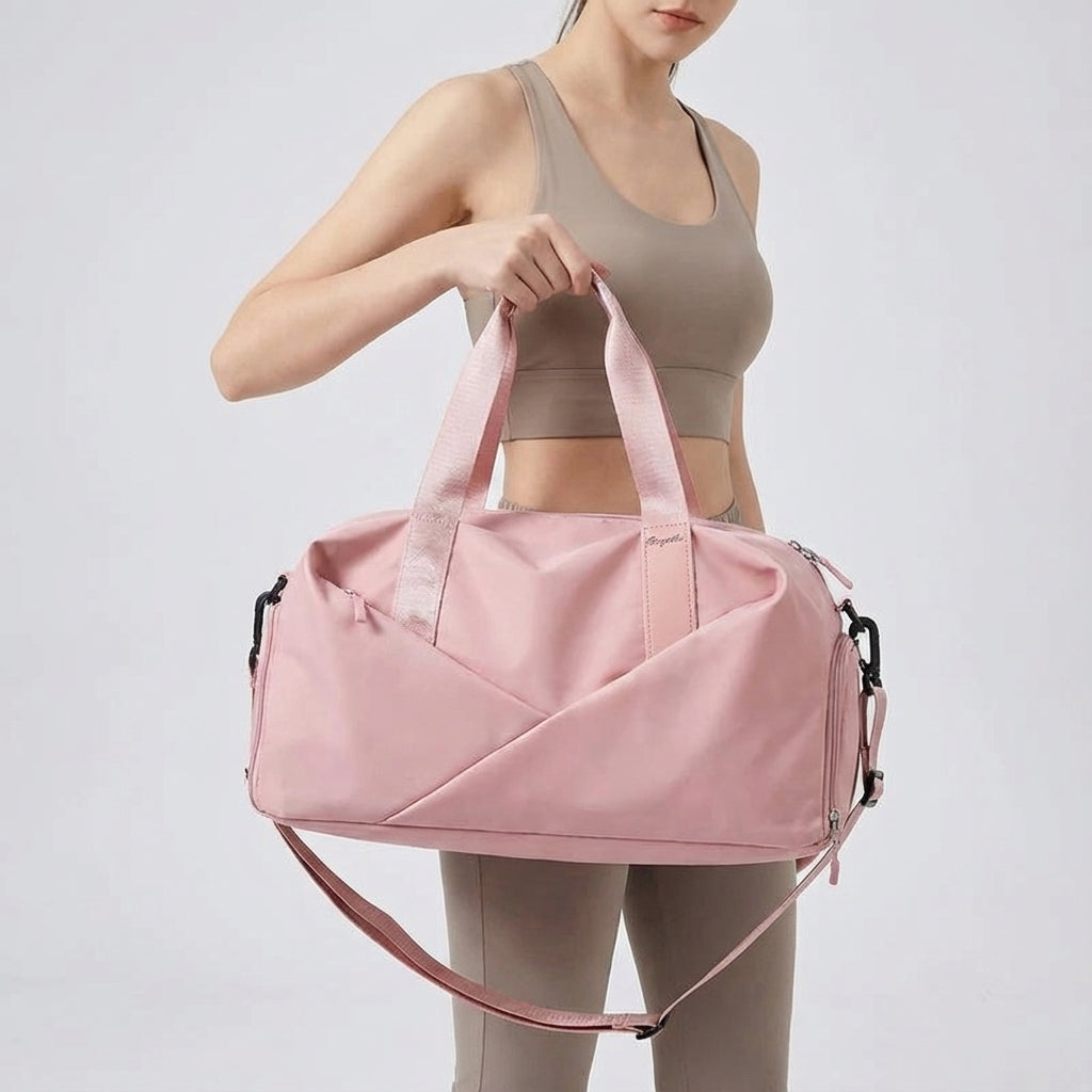Elegant unisex rese- & gymväska. Perfekt för både träning och weekendresor med stil.
