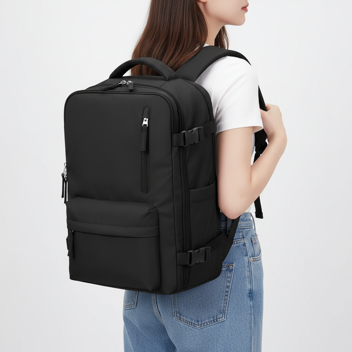Unisex PackMax resväska på hjul, mångsidig rullväska och reseryggsäck för bagage & resor.