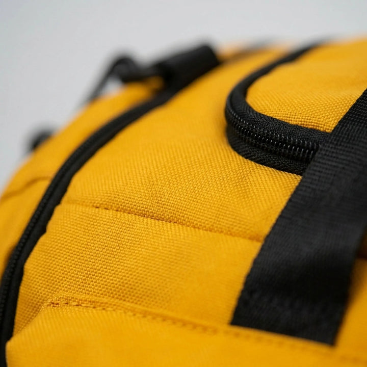 Stor unisex reseväska, 56-75L. Mångsidig duffelväska & ryggsäck för sport, gym & resor.