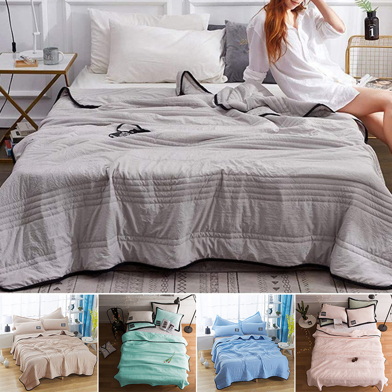 Unisex sommartäcke i polyester, flera färger; mjukt och ventilerande för optimal komfort under sommarhalvåret.