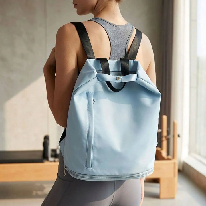 Unisex sportryggsäck i terylene för resor och gym. Rymlig ryggsäck med flera fack.